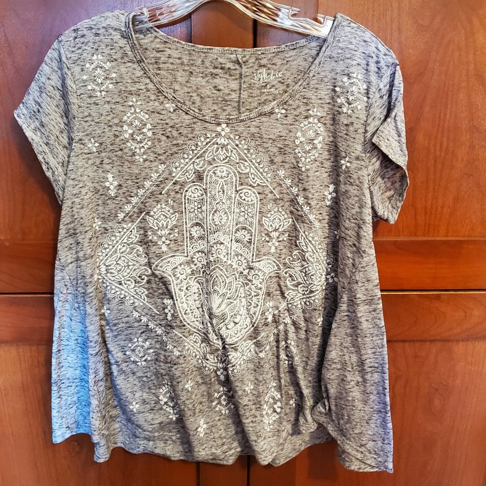 Grey Tee Shirt w Hamsa Design & Cap Sleeves - S - Like New - Style & Co